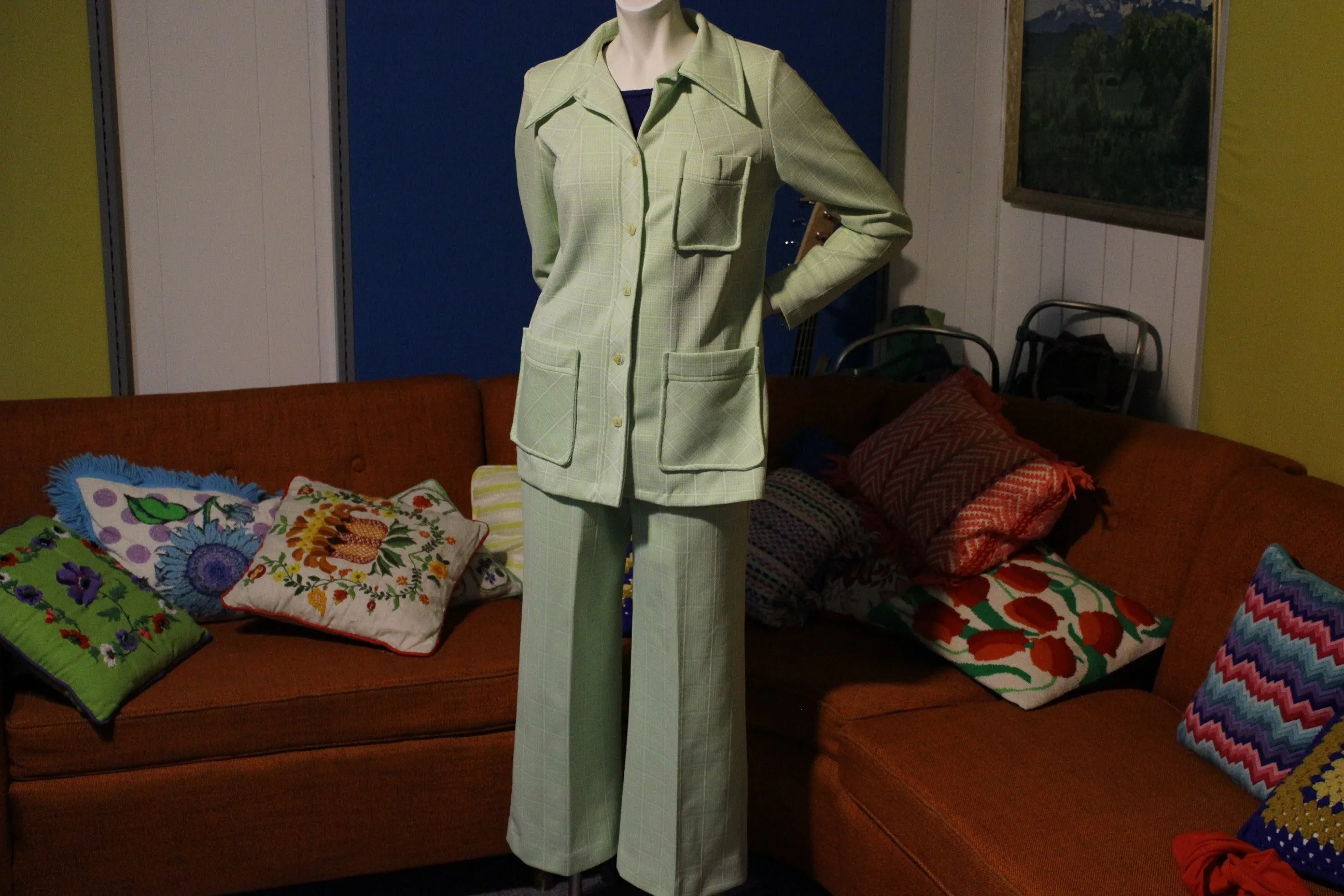 3-Pocket Green Plaid Vintage Women's Two Piece Suit. Excellent 1970's Clothing.