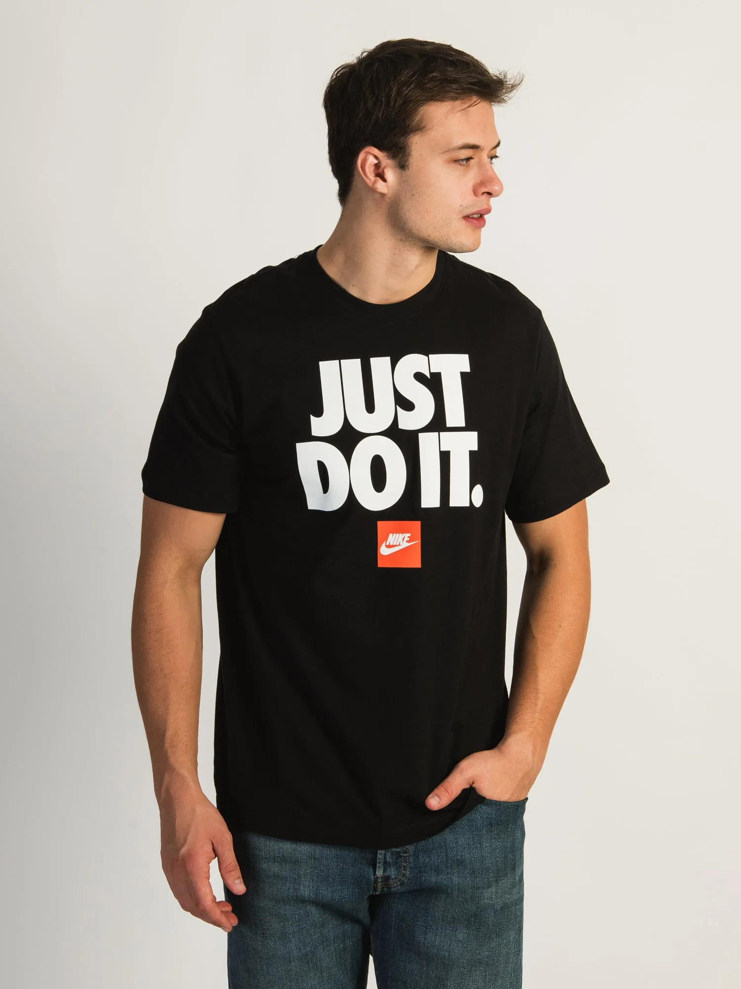 NIKE SPORTSWEAR FRAN JUST DO IT VERBIAGE T-SHIRT